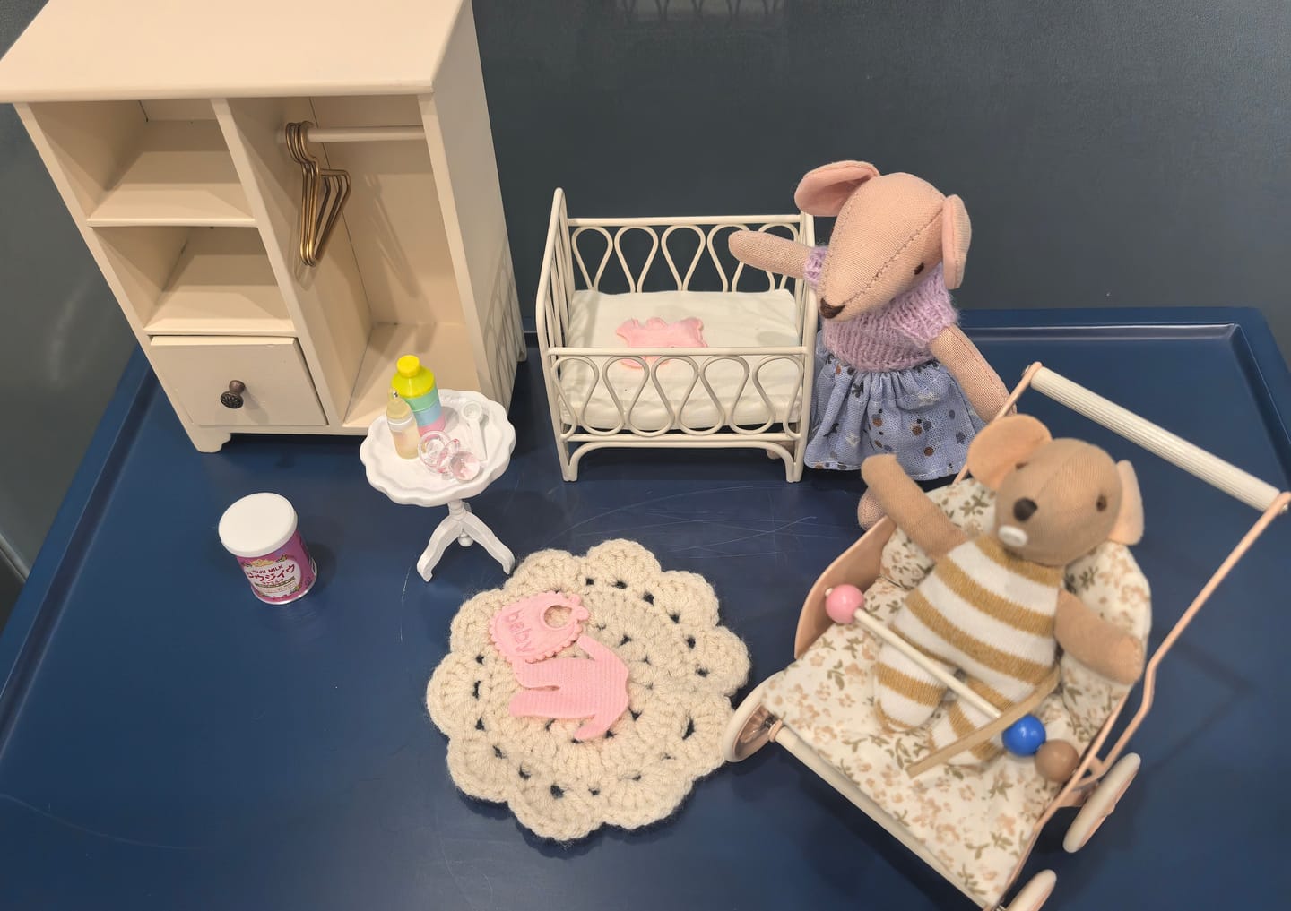 Customer photo review of Little Helper in the Nursery – Dollhouse Gift Box Set