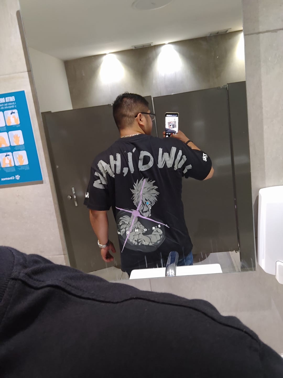 Customer photo review of Playera Drop 05 x 01 Remastered •Gojo Satoru Jujutsu Kaisen•