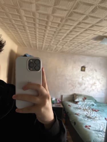 Customer photo review of Husa Silicon pentru iPhone 16 Pro Max, White