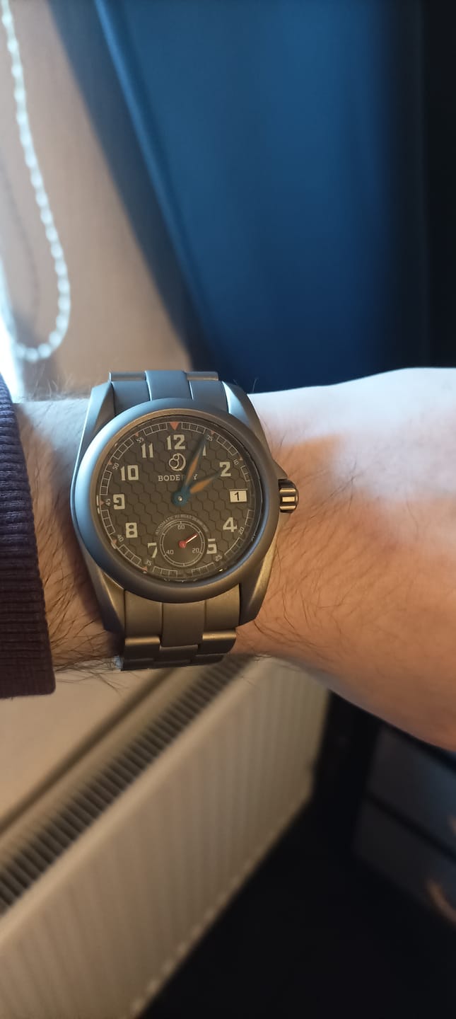 Customer photo review of VOYAGER S72 – 72-Hour Power Reserve Titanium Automatic Field Watch, 100M Water Resistant | Grey/Bracelet