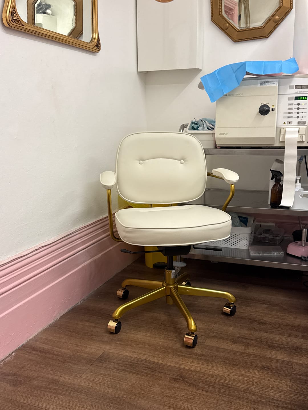 Customer photo review of L3 Mid-Century Luxury Leather Chair