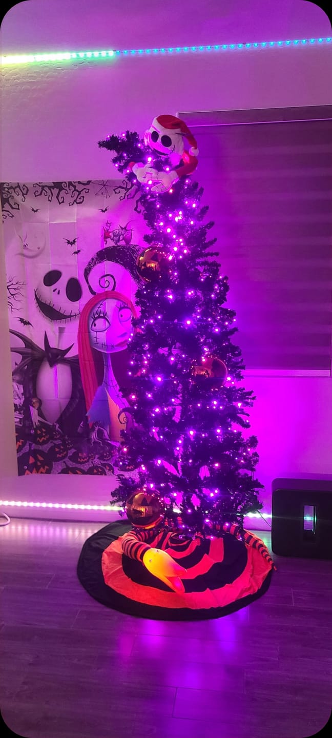 Customer photo review of Halloween Tree Skirt, Orange Black Stripe Spiral Pumpkin Christmas Xmas Small Large Cover 30 36 48 Inch Decoration All Hallows Eve Spooky