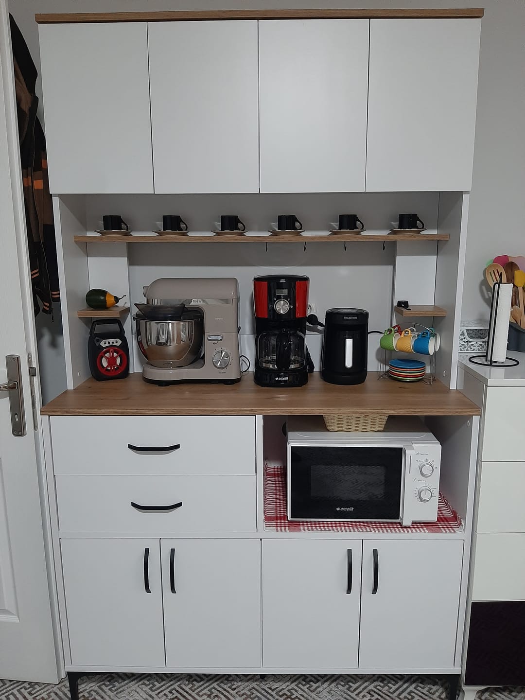 Customer photo review of Rani JE208 Çok Amaçlı Dolap 8 Kapaklı 2 Çekmeceli Kiler Mutfak Dolabı  Beyaz - Sepet Ceviz