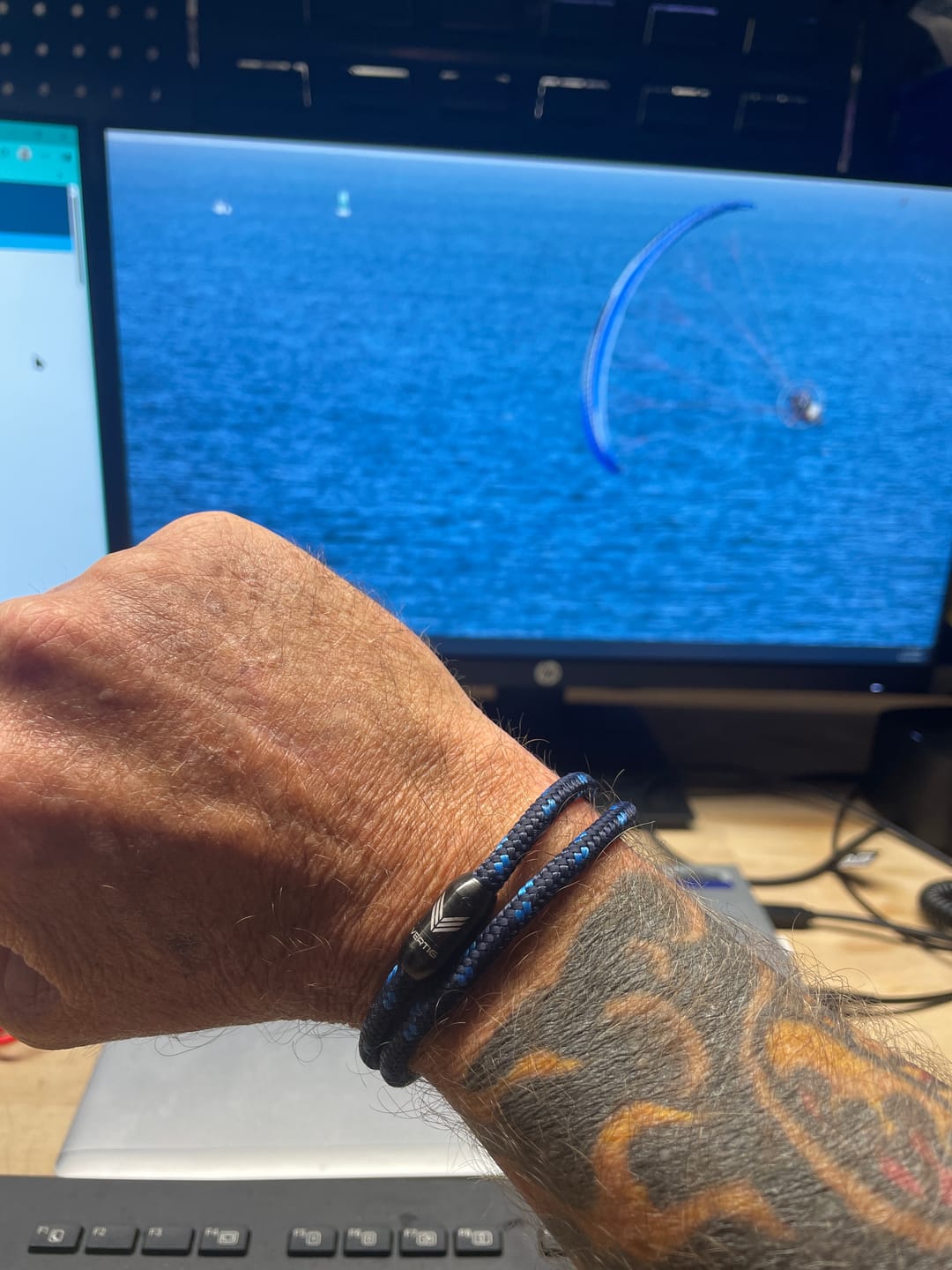 Customer photo review of Paracord Bracelet Magnetic Dark Blue
