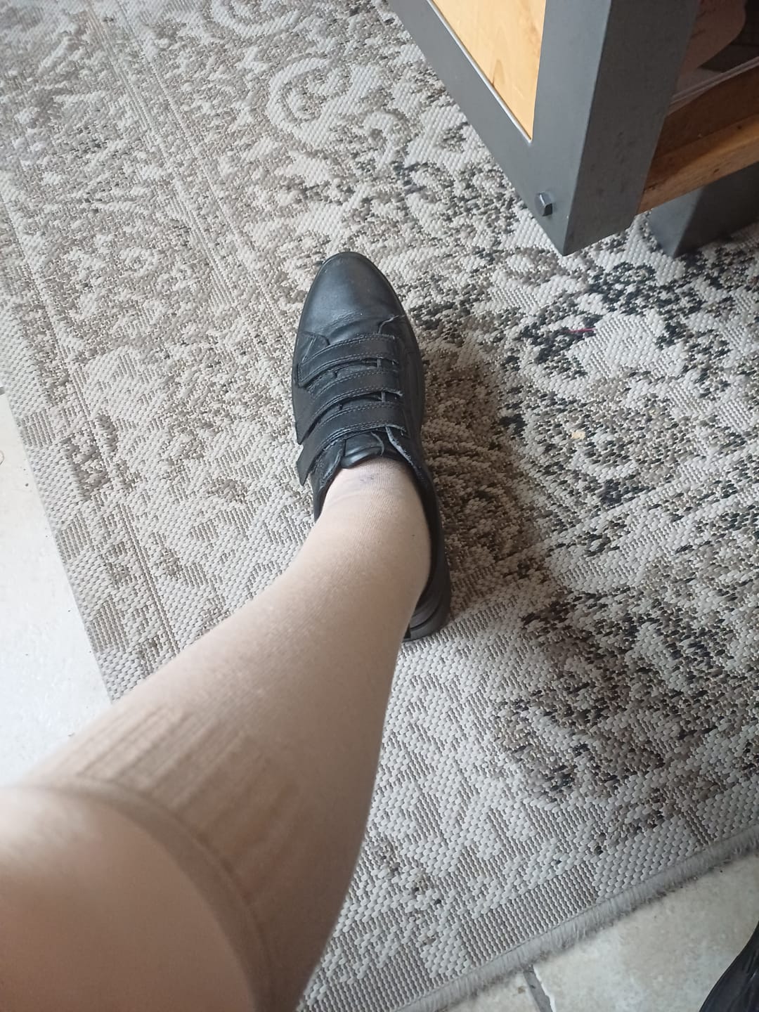 Customer photo review of Essential Compression Socks Warm Taupe