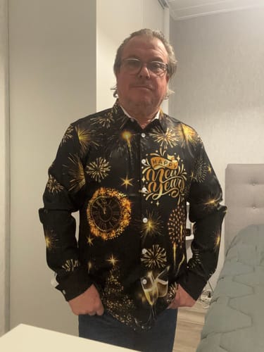 Customer photo review of Chemise à manches longues pour hommes avec imprimé de feux d'artifice dorés pour le Nouvel An
