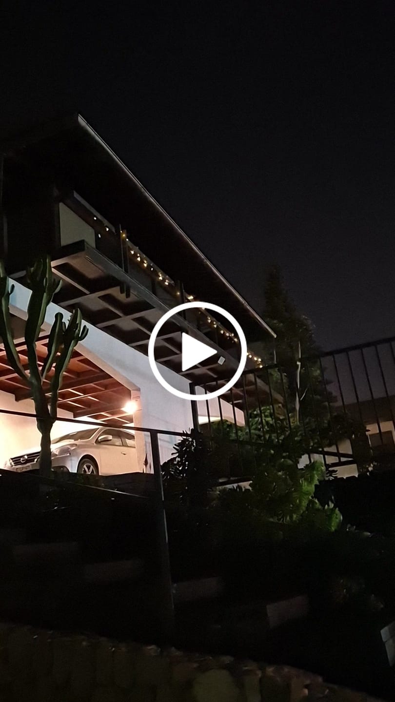 Customer video review of Set de 4 Estacas Acero Inoxidable Solar - Luz Cálida o Fría / IP65