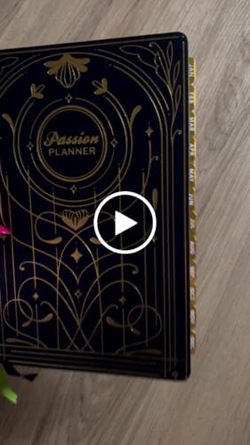 Customer video review of Monthly Tabs