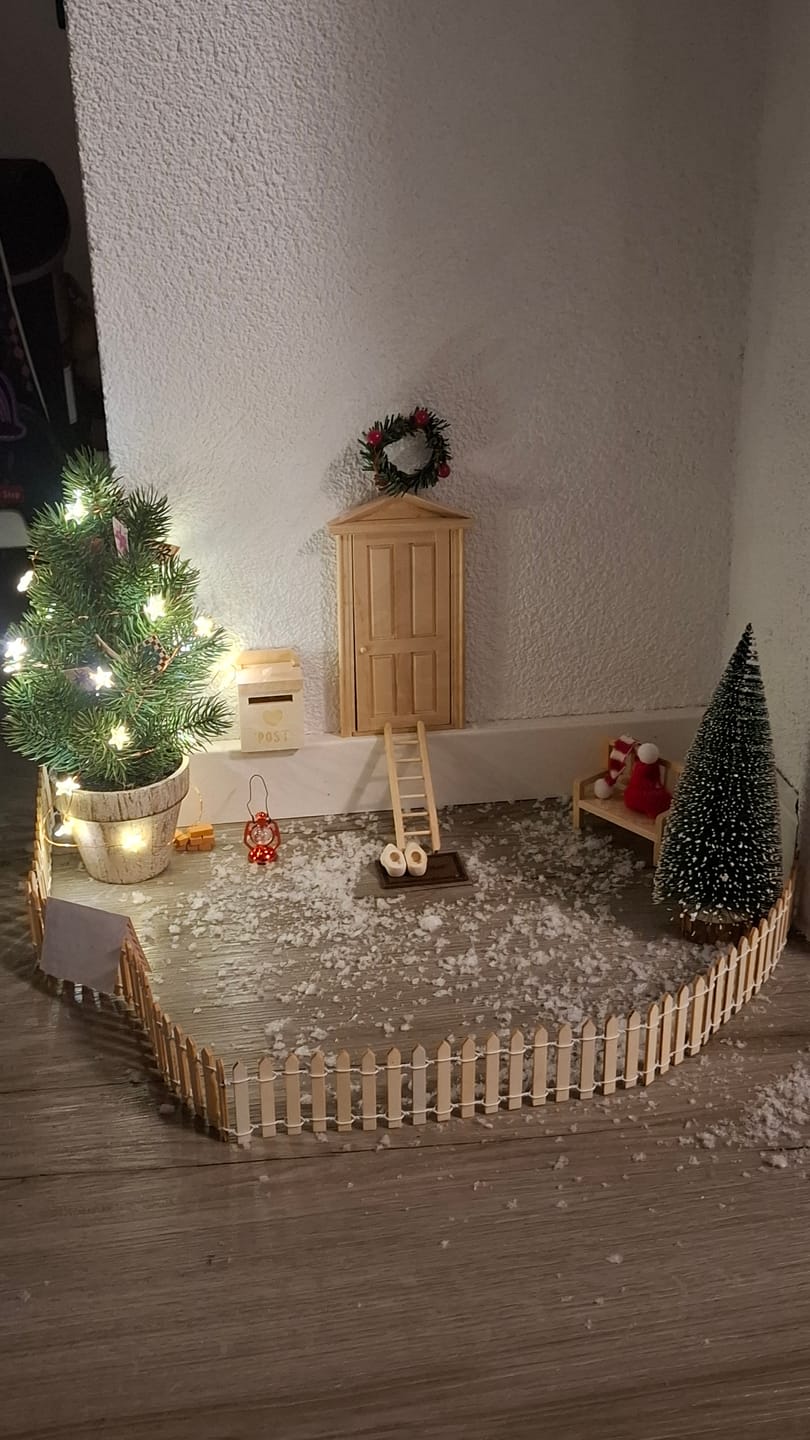 Customer photo review of Wichteltür Premium Set - das Rundum Sorglos Paket + Backset und Baustelle