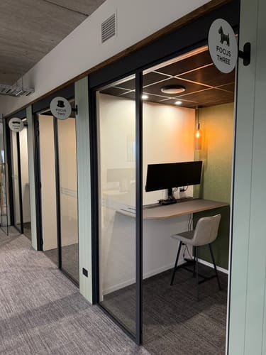 Customer photo review of FOLD Round Sign 250