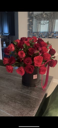 Customer photo review of 50 Box - Red & Hot Pink Roses