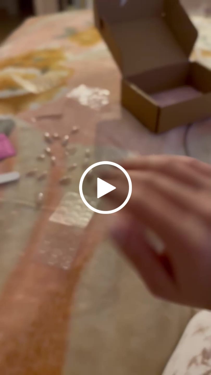 Customer video review of Pearl Bow - Short Almond - 30 Adet Takma Tırnak