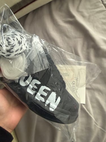Customer photo review of McQueen White Grafitt
