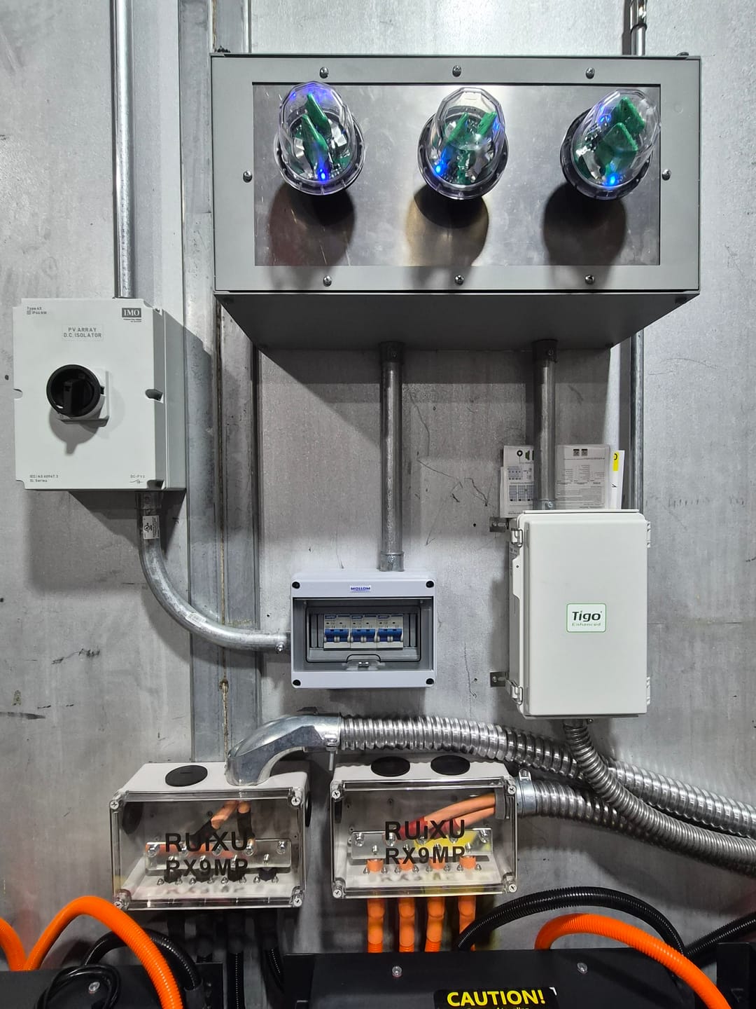 Customer photo review of IMO | Enclosed DC Switch IP66, 32A 700 VDC 6 Pole 3 String
