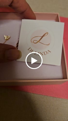 Customer video review of Orecchino Ear Cuff grande con zirconi