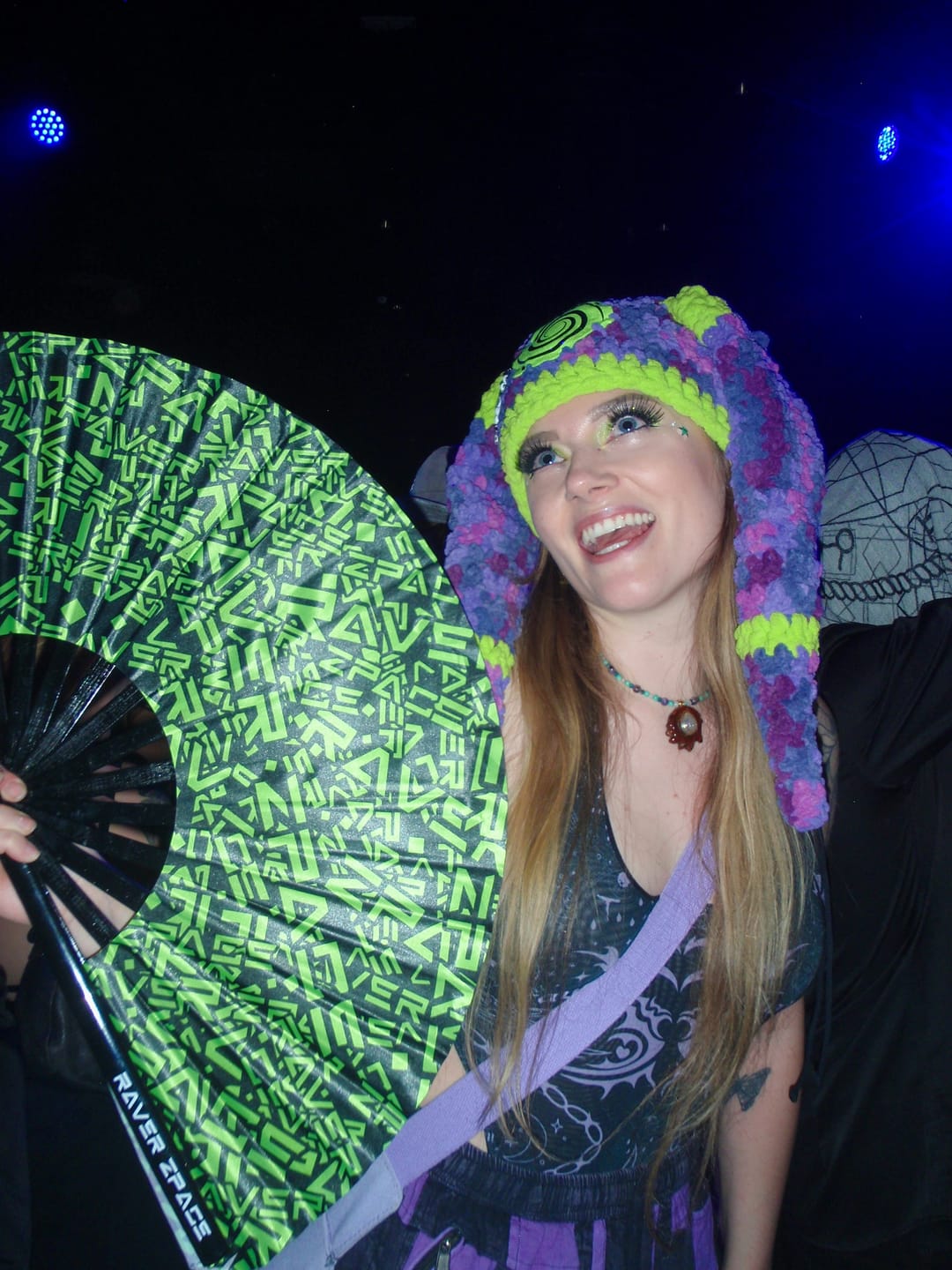 Customer photo review of Fernosq Rave Fan