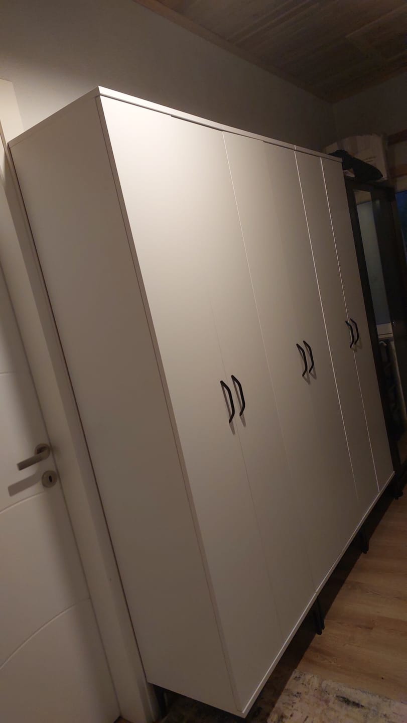 Customer photo review of Rani JE110 Çok Amaçlı Dolap 2 Kapaklı 5 Raflı Banyo Kiler Mutfak Dolabı Beyaz