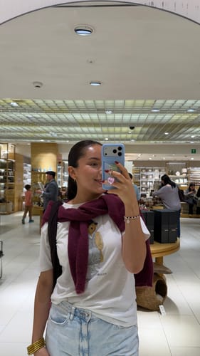 Customer photo review of iPhone 17