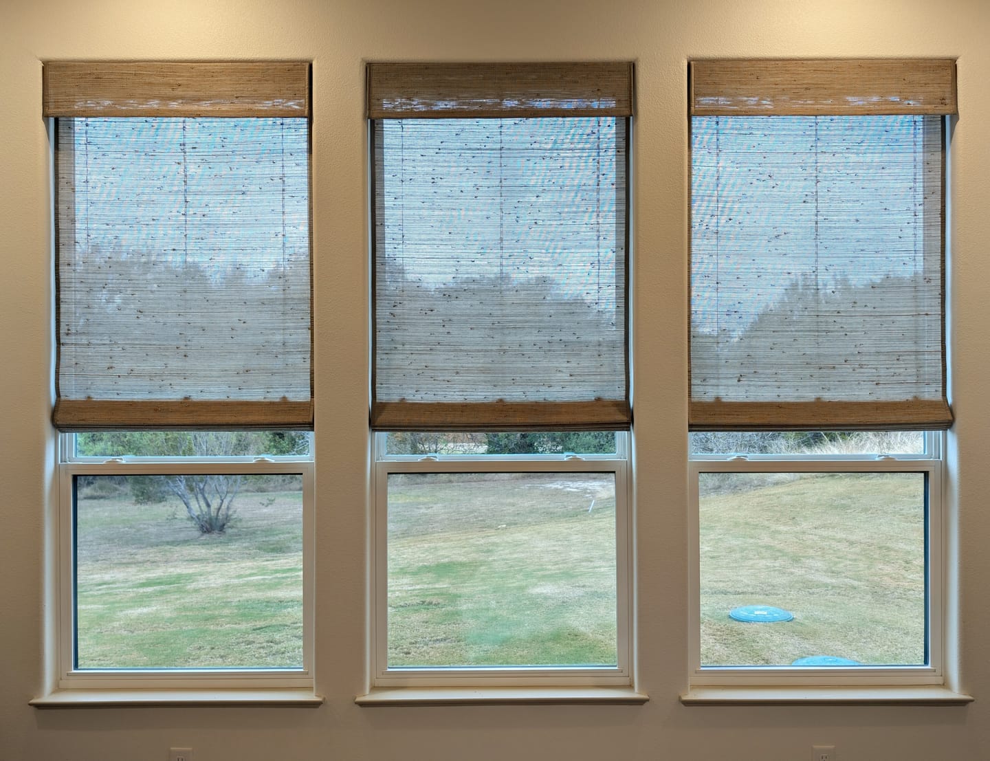 Customer photo review of SmartWings Motorized Woven Wood Shades 50%/70%/100% Blackout Aphrodite