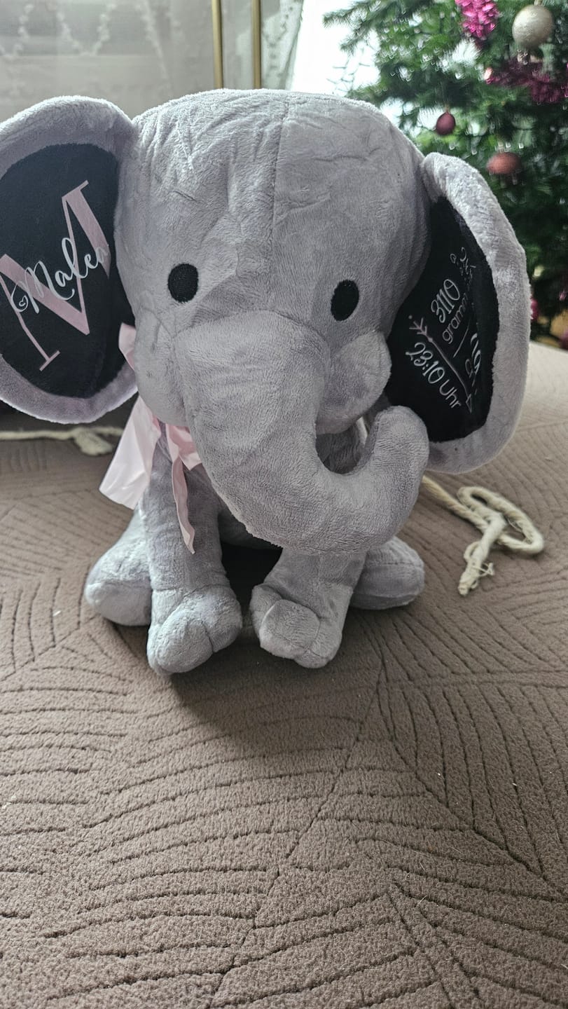 Customer photo review of Kuschel Elefant - Baby-Stofftier