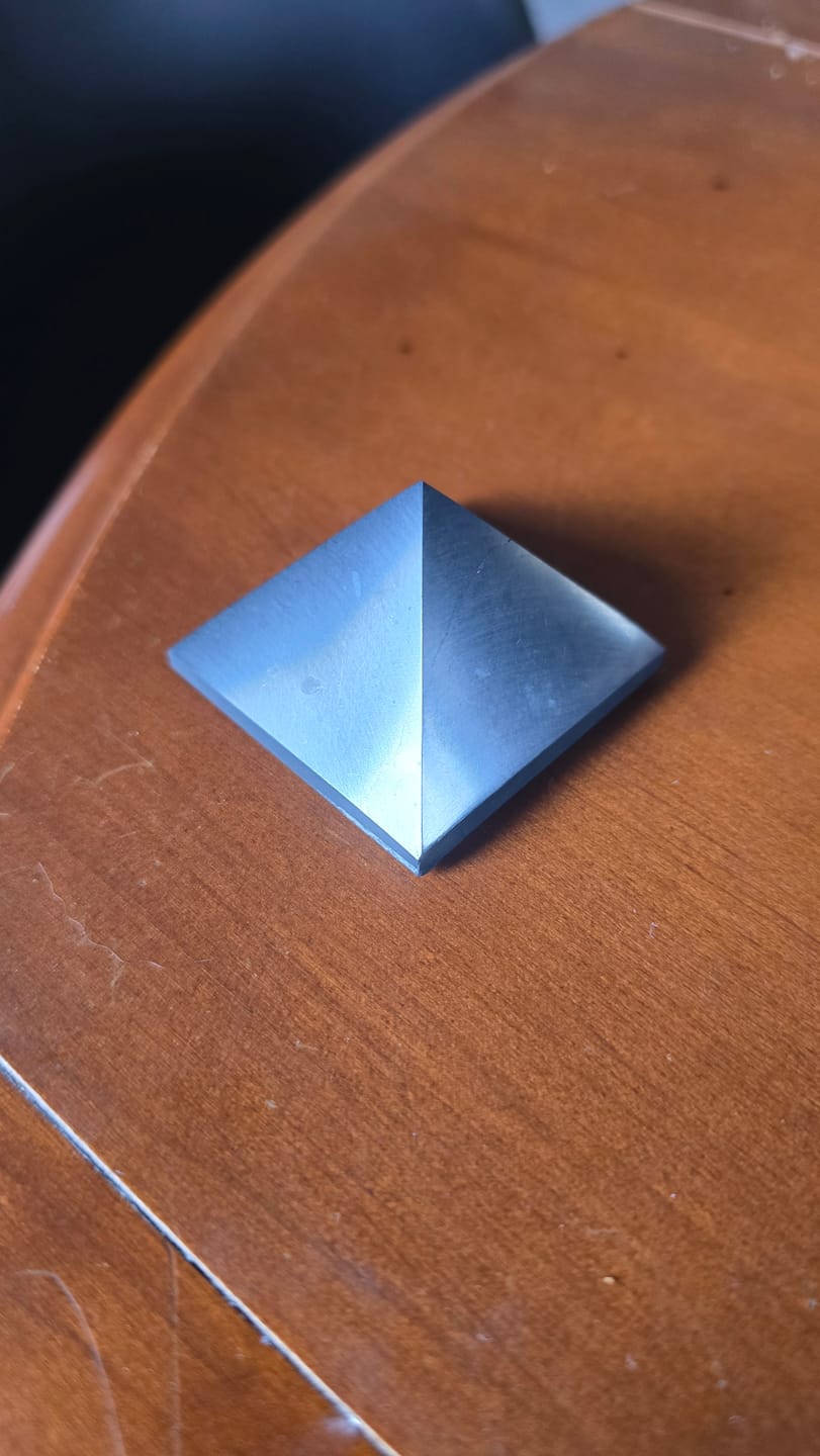 Customer photo review of Pyramide Shungite
