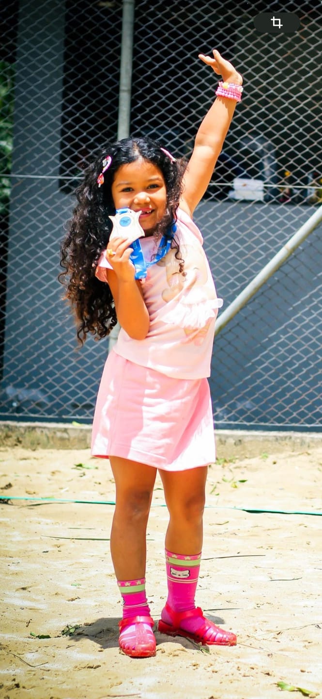 Customer photo review of Conjunto de Blusa em Canelado e Short Saia em Moletom sem Pelúcia 87324 Kukiê Infantil Menina