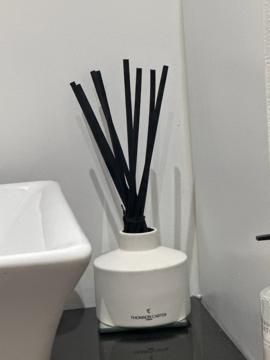 Customer photo review of Rouge Avenue | Ceramic Reed Diffuser