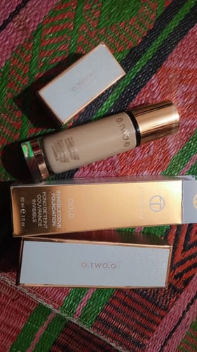 Customer photo review of O.TWO.O OIL FREE SOFT MIST LOCKING FOUNDATION