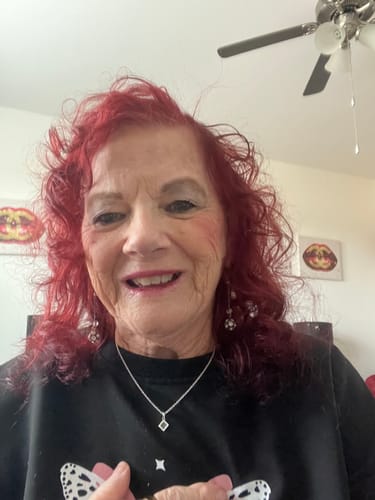 Customer photo review of TANAOR Shiny Necklace