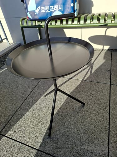 Customer photo of HAY DLM table in black