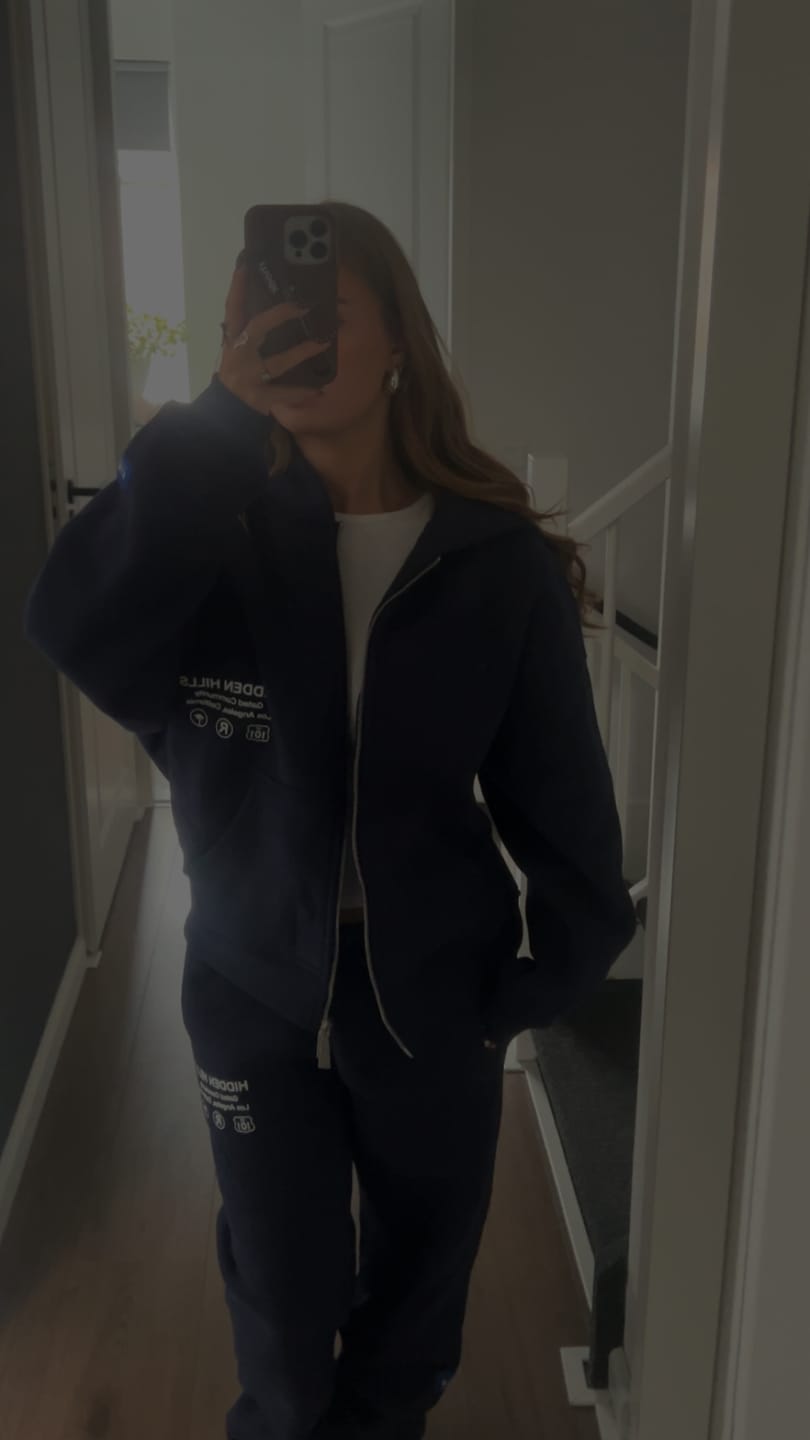 Customer photo review of LABEL STRAIGHT LEG SWEATPANTS NAVY