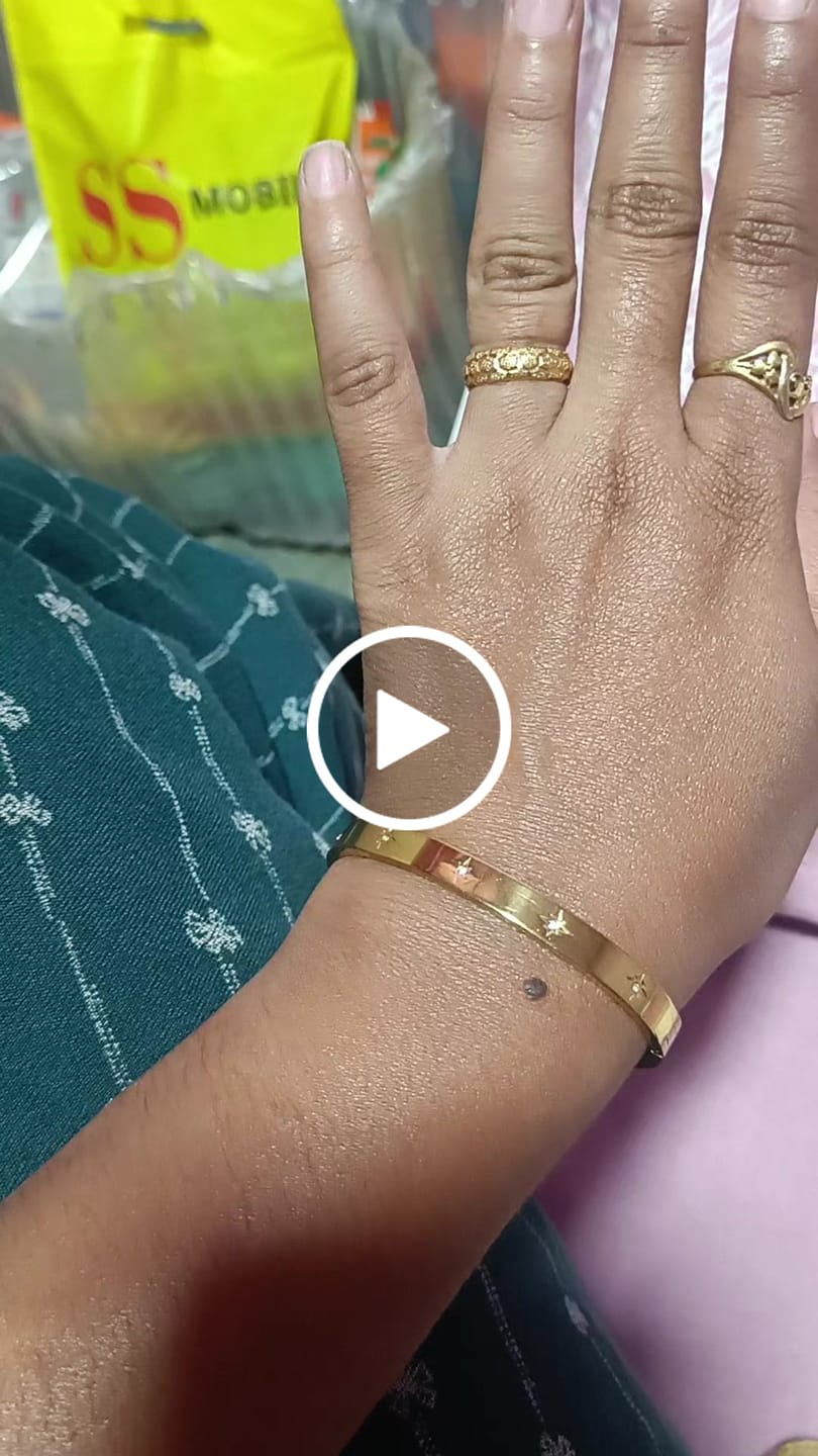 Customer video review of Golden Line of Light Kada