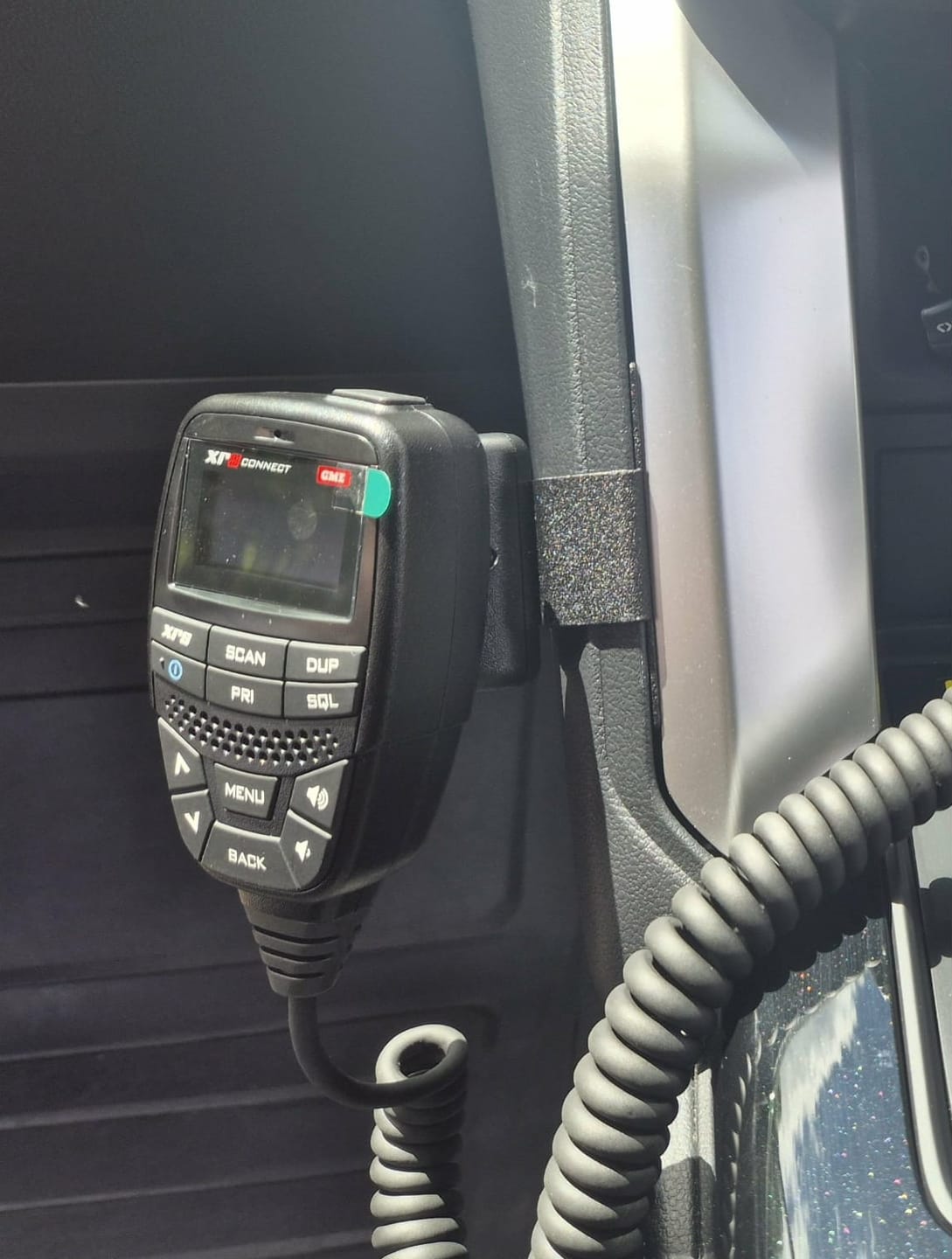 Customer photo review of UHF Handpiece Bracket - LC300 Series - Dash Mount