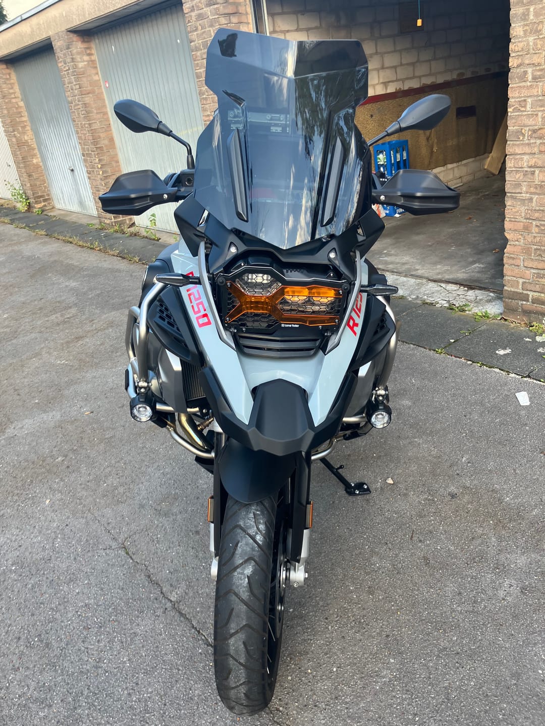 Customer photo review of Headlight Guard Kit BMW R1200/1250 GS / ADVENTURE LC (Liquid Cooled) - [Patent Pending]