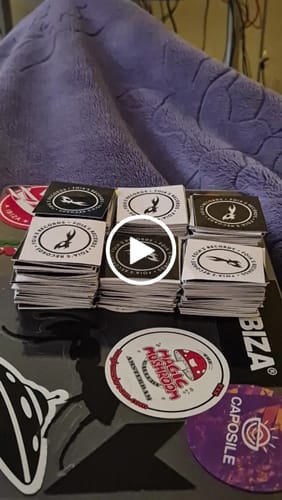 Customer video review of 500 sticker 5x5 cm - OFFERTA