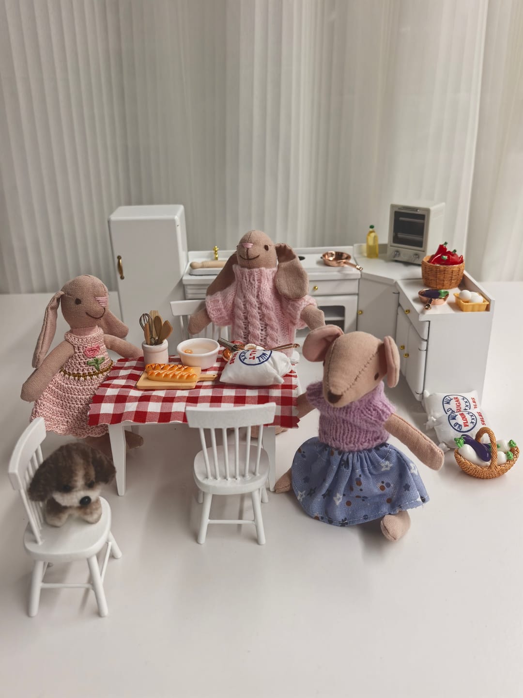 Customer photo review of Sweetheart Pie in the Kitchen – Dollhouse Gift Box Set