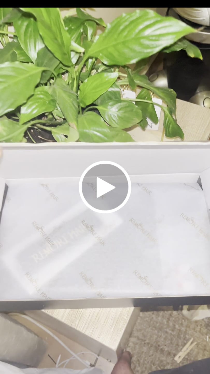 Customer video review of HD Full Frontal Super Drawn Bobs