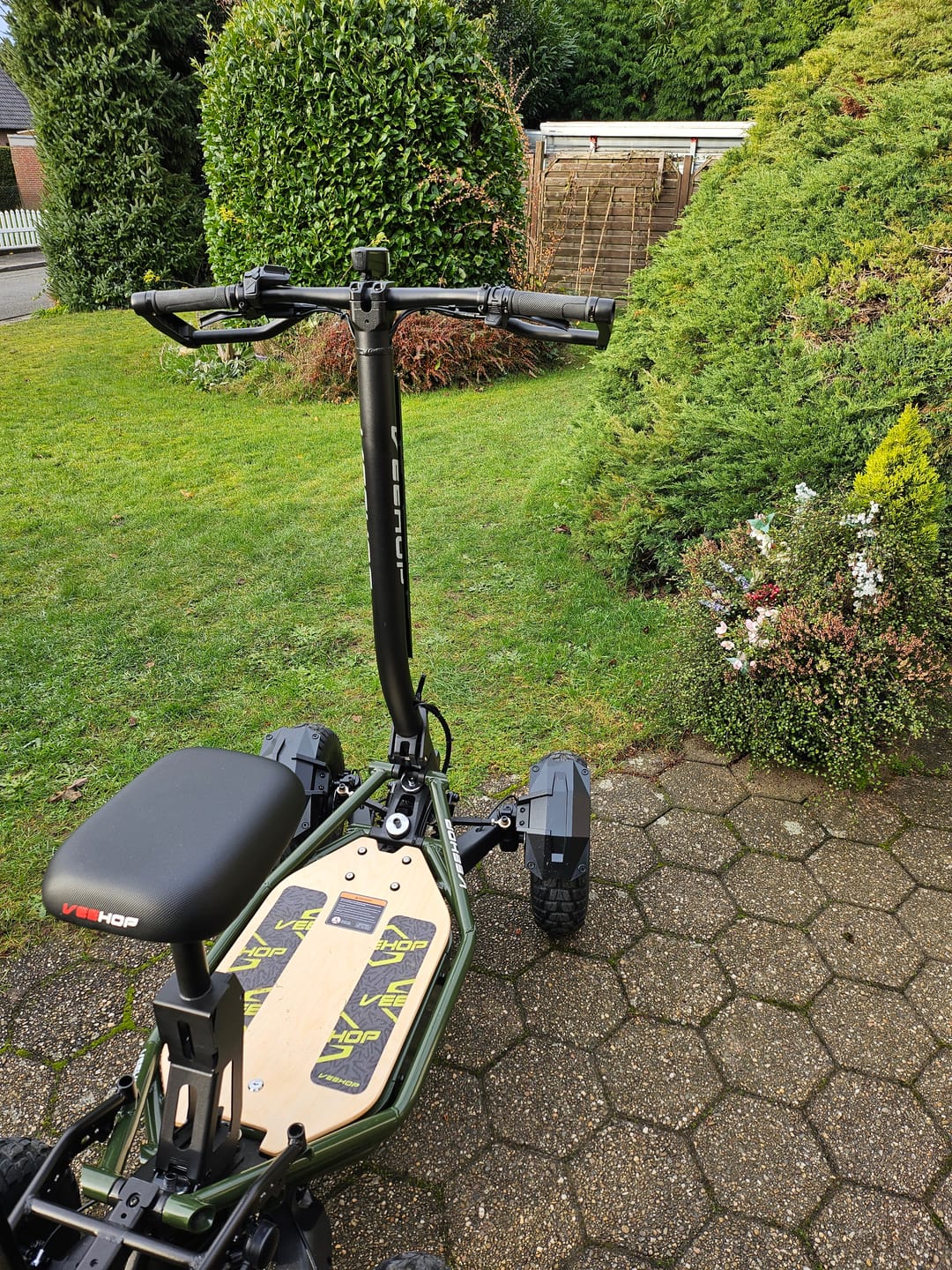 Customer photo review of Trottinette VEEHOP tout terrain à 4 roues motrices avec selle pliable 3200w / 6400w 40ah