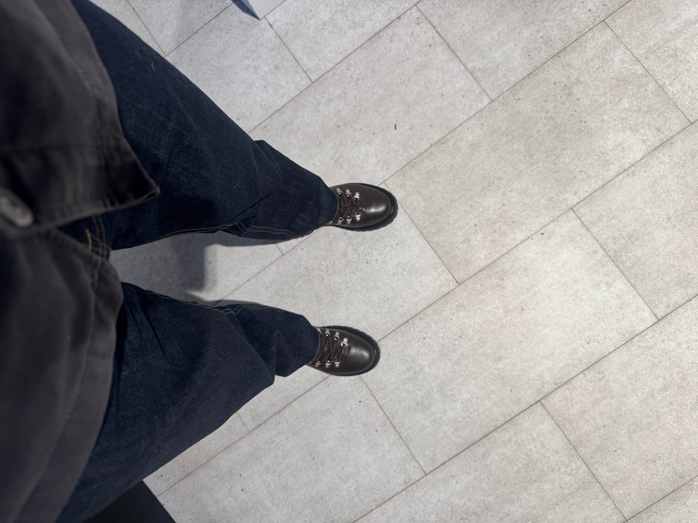 Customer photo review of 14 oz Selvedge Basic Straight-Fit Jeans - Indigo
