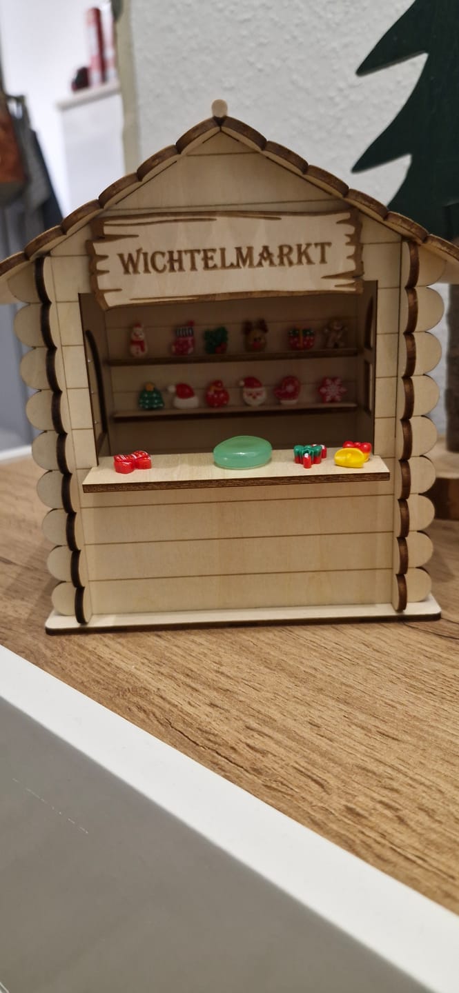 Customer photo review of Wichtel Weihnachtsmarkt – Bastelset für deinen magischen Mini-Markt