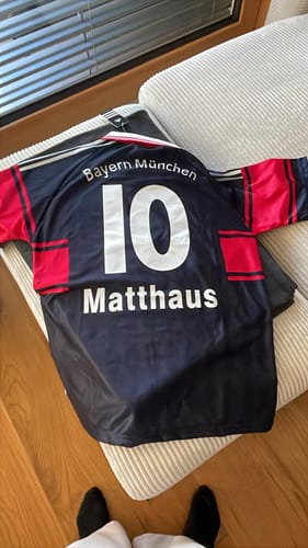 Customer photo review of Lothar Matthäus Bayern Munich Retro 1997/99 Jersey Trikot