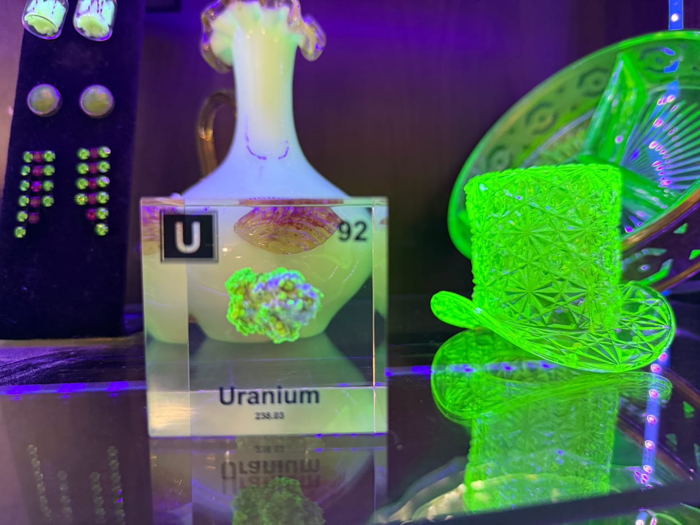 Customer photo review of Uranium Element Cube (2inch Autunite)