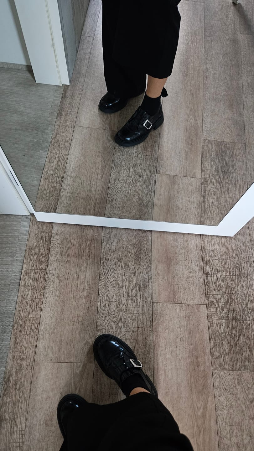 Customer photo review of "Timeless Oxfords in Patent"