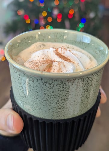 Customer photo review of Black Lid and Sleeve for 12oz cup - $9.99