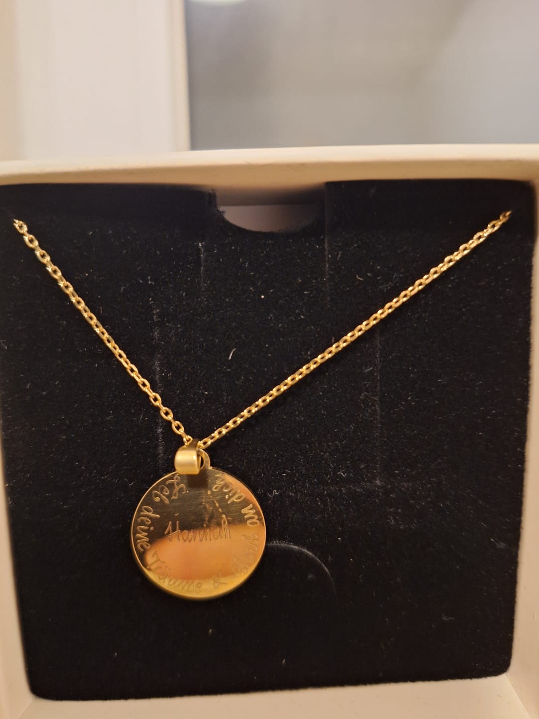 Customer photo review of Halskette mit Gravur klein