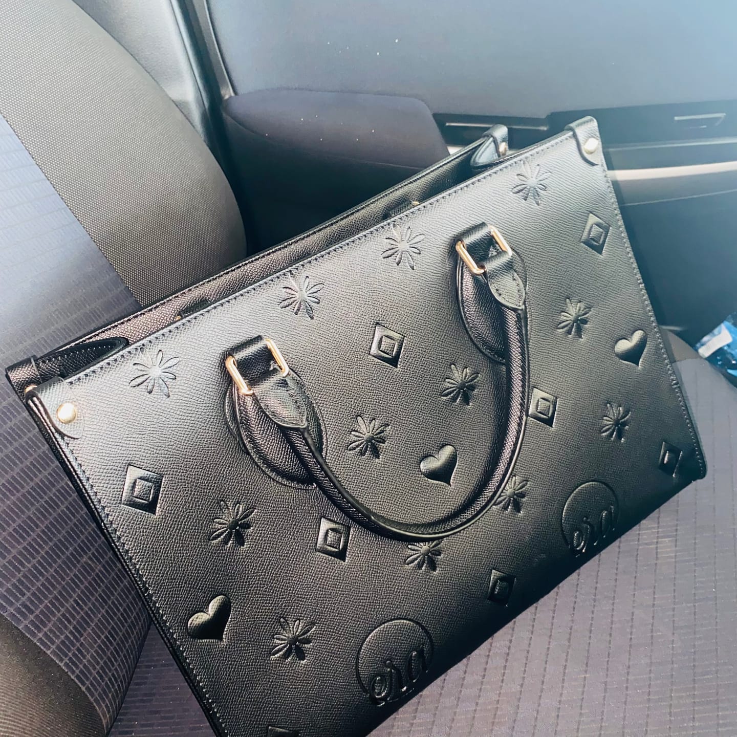 Customer photo review of The Carryall Icon Tote