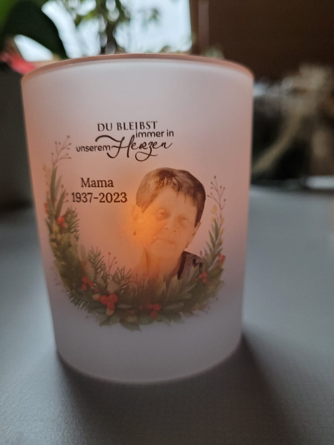 Customer photo review of Bei euch - Personalisiertes Teelicht