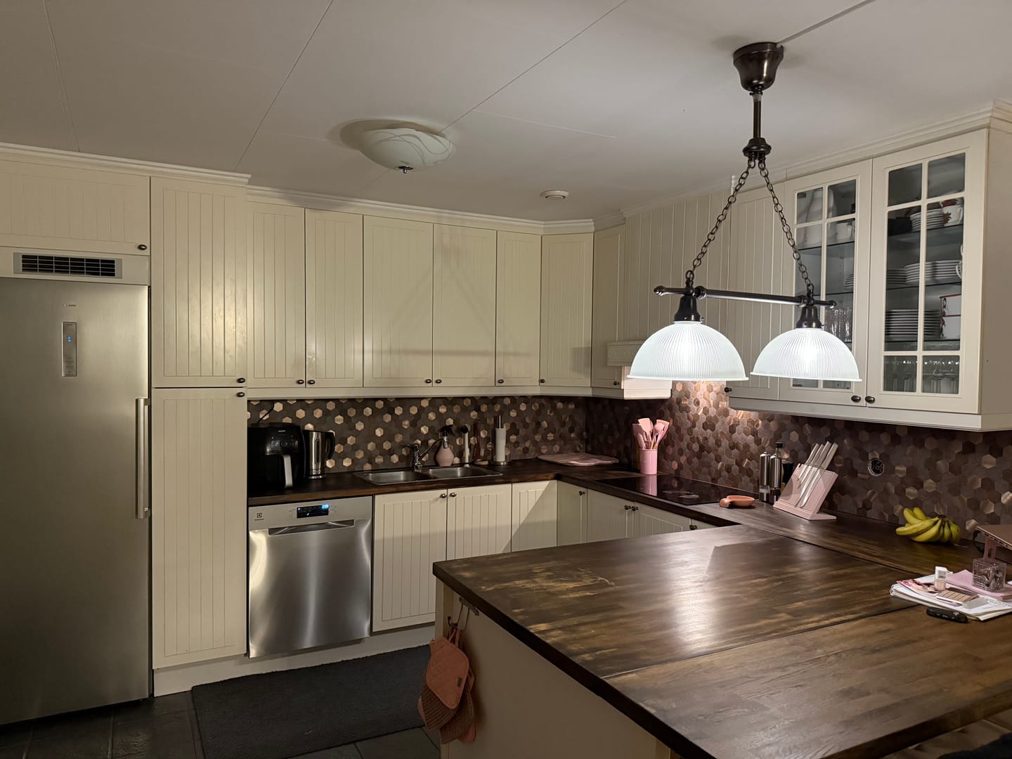 Customer photo review of Mocca hexagon selvklebende veggfliser