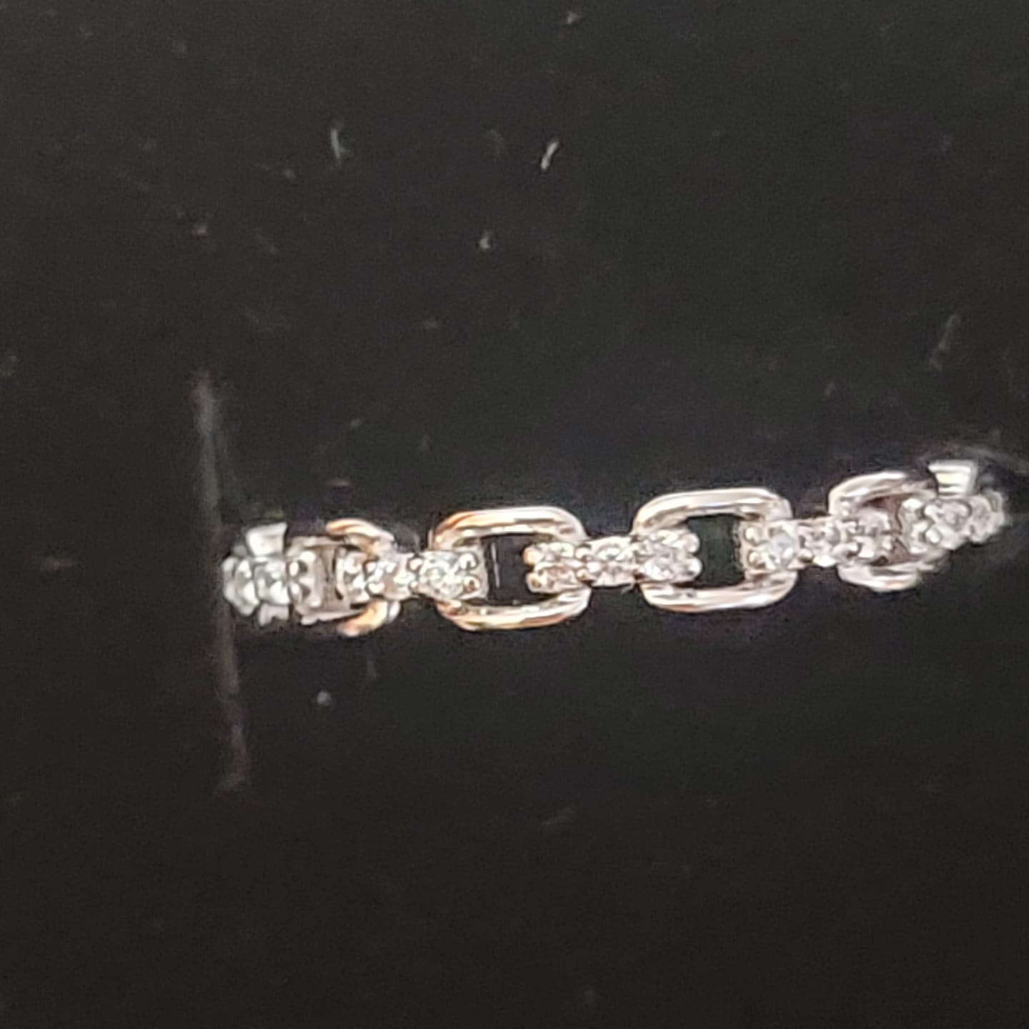 Customer photo review of Paula 18k White Gold Plated Chain Link Ring with Swarovski Crystals