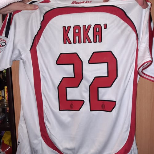Customer photo review of Kaká Leite Milan 2007 Final Athene Champions League Final White Retro Football Jersey